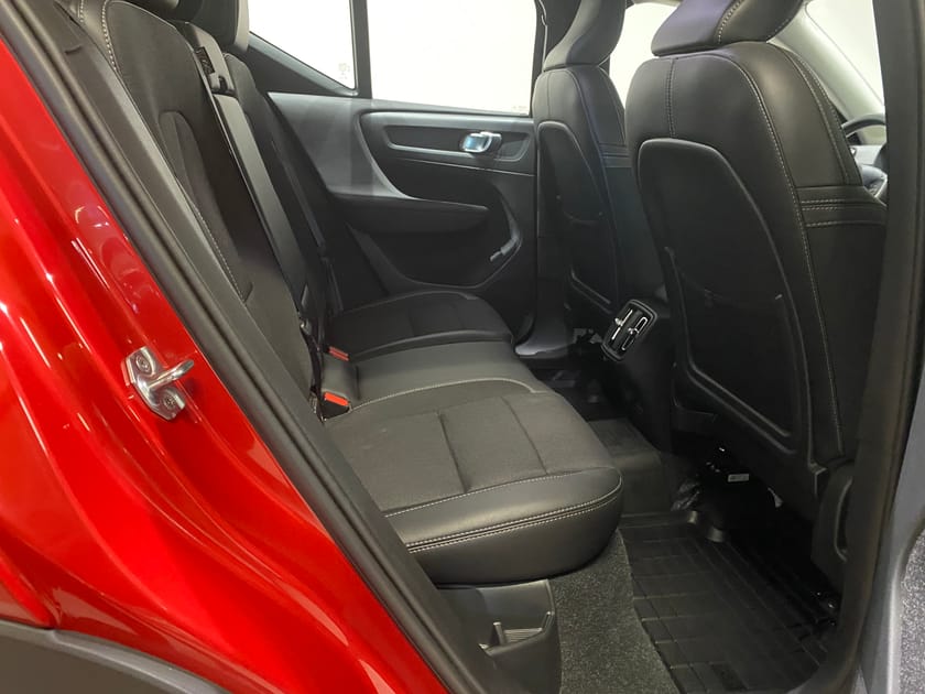 Bild 5 av Volvo XC40 D4 AWD Momentum Advanced Edition