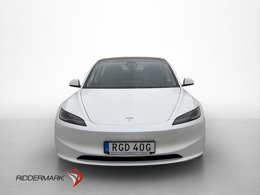 Bild 3 av Tesla Model 3 Long Range AWD Autopilot Dragkrok Svensksåld