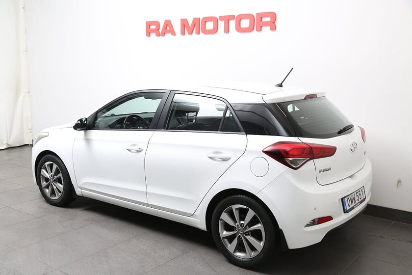 Bild 4 av Hyundai i20 1,4 100hk Premium 5D Motorv Extraljusramp