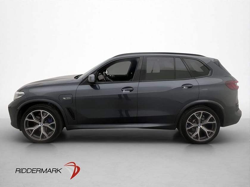 Bild 4 av BMW X5 xDrive45e iPerformance M Sport Cockpit Pano Drag Kamera HiFi