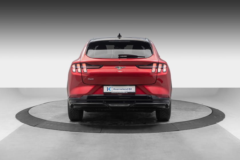 Bilde 4 av Ford Mustang Mach-E Standard Range AWD LAV-KM Soltak/ B&O Lyd/ DAB/ BT+++