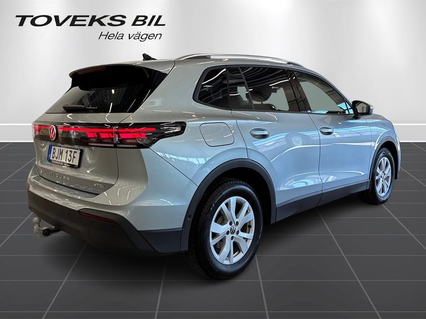 Bild 3 av Volkswagen Tiguan LIFE 1.5 ETSI 150 HK Drag + värmare