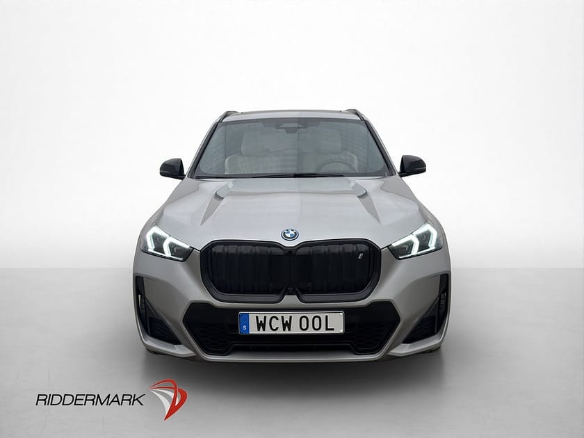 Bild 3 av BMW iX1 xDrive30 306hk M-Sport Pano HuD Kamera Navi