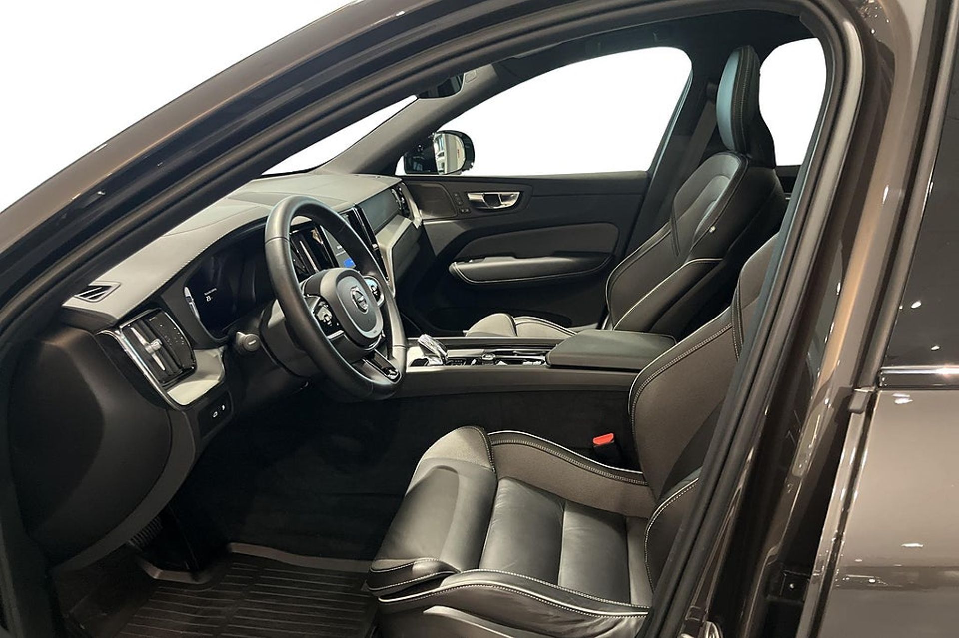 Volvo XC60 Recharge T6 AWD Ultimate Dark 2023, kuva 7/10