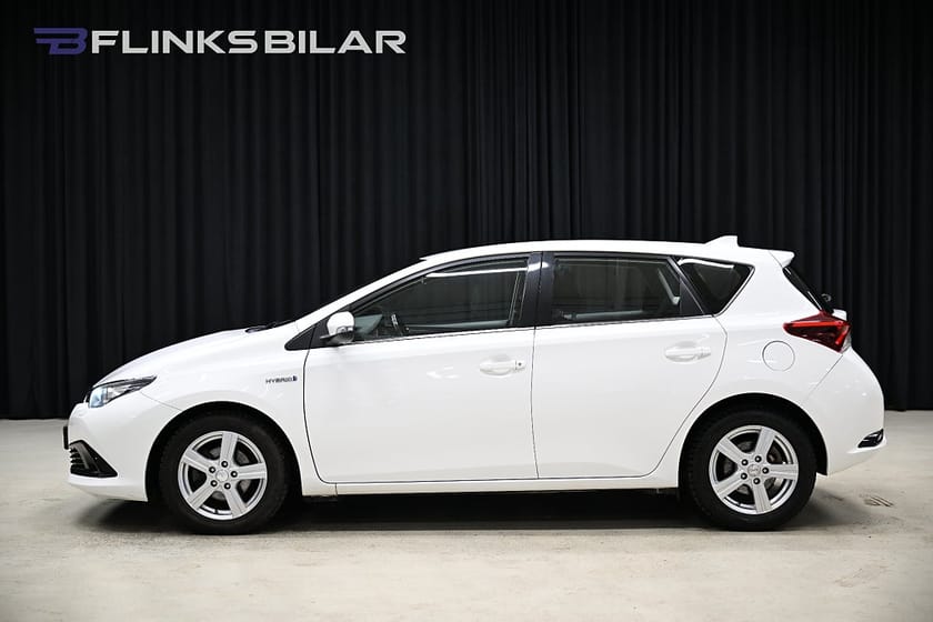 Bild 2 av Toyota Auris Hybrid 136HK Automat|GPS|Backkamera|EnÄgare|S&V-Hjul