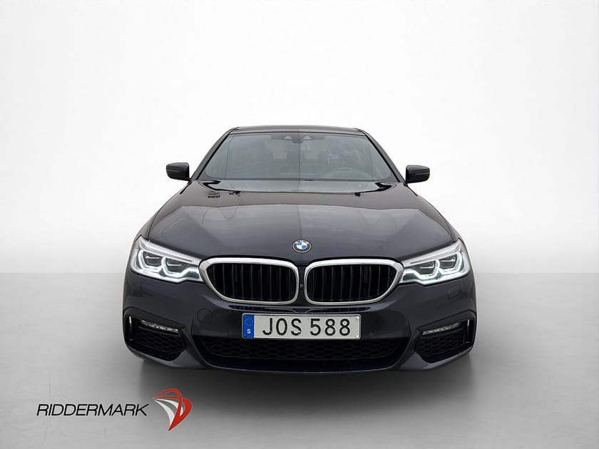 Bild 2 av BMW 530e iPerformance Sedan 262hk M Sport H/K HUD 360° Skinn Sportbromsar