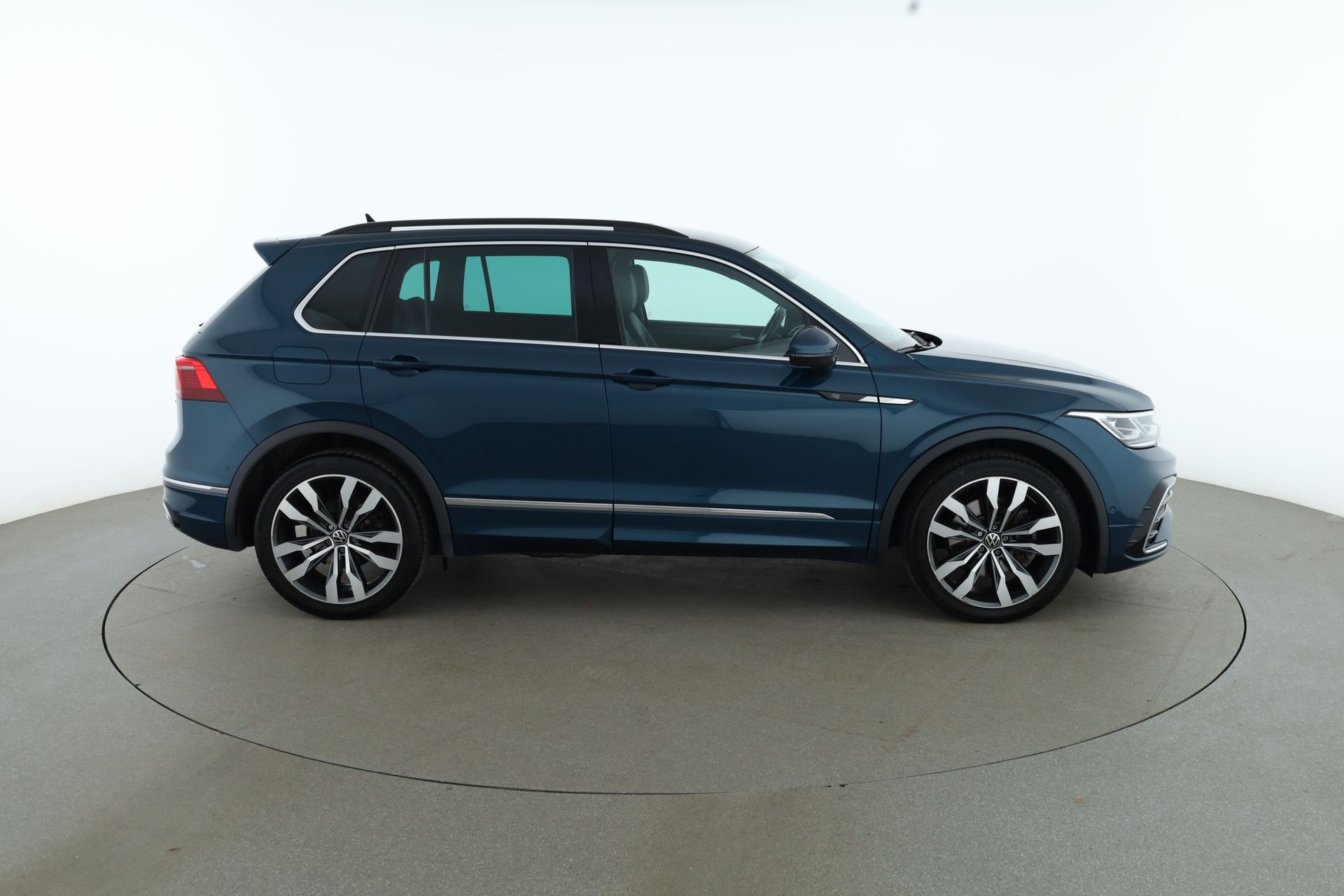 Volkswagen Tiguan 2023, bild 7/10
