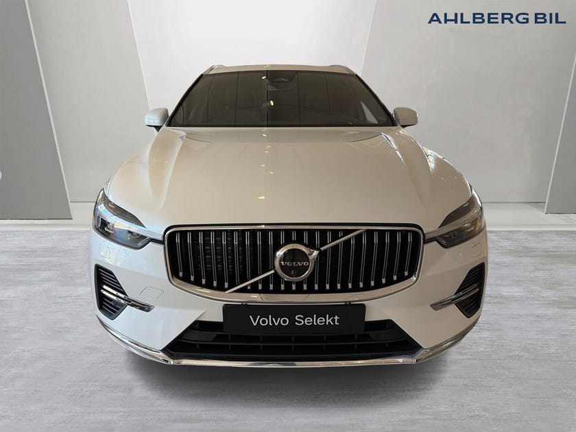 Bild 4 av Volvo XC60 Recharge T8 Ultimate Bright, Klimatpaket, Dragkrok Halvautomatisk, Parkeringskamera 360, HarmanKardon PremiumSound, Google Maps