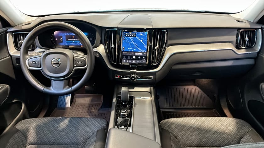 Bild 4 av Volvo XC60 Recharge T6 AWD 350hp CORE / PANO / DRAG /