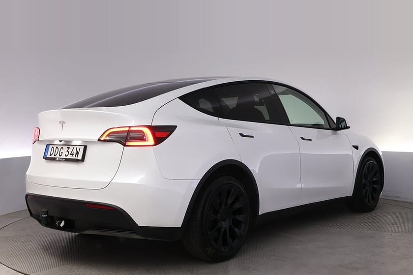 Bild 5 av Tesla Model Y Long Range AWD Autopilot Pano Drag 20"