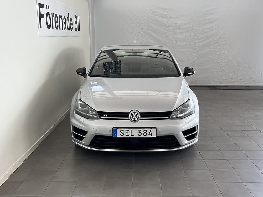 Bild 2 av Volkswagen Golf  R 2.0 TSI 300 hk DSG 4Motion – Svensksåld