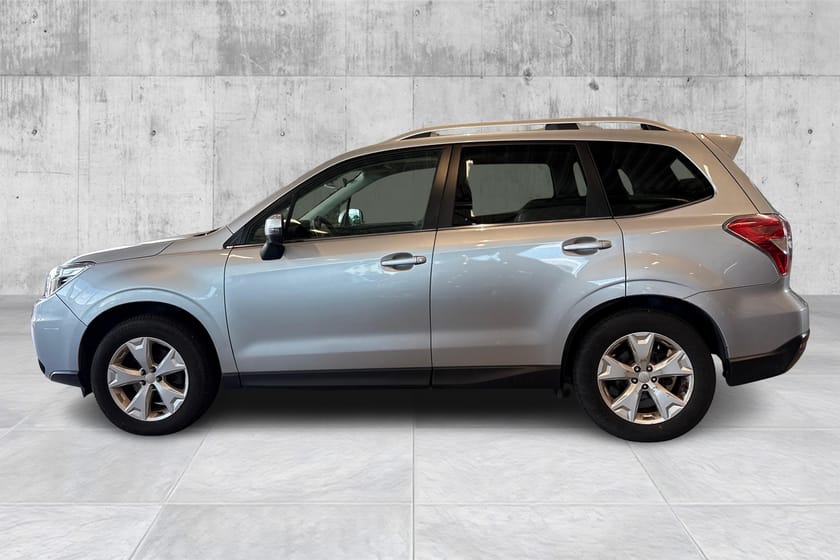 Bilde 2 av Subaru Forester 4WD 2.0 147hk/Krok/Soltak/Skinn/R.kam/Keyless++