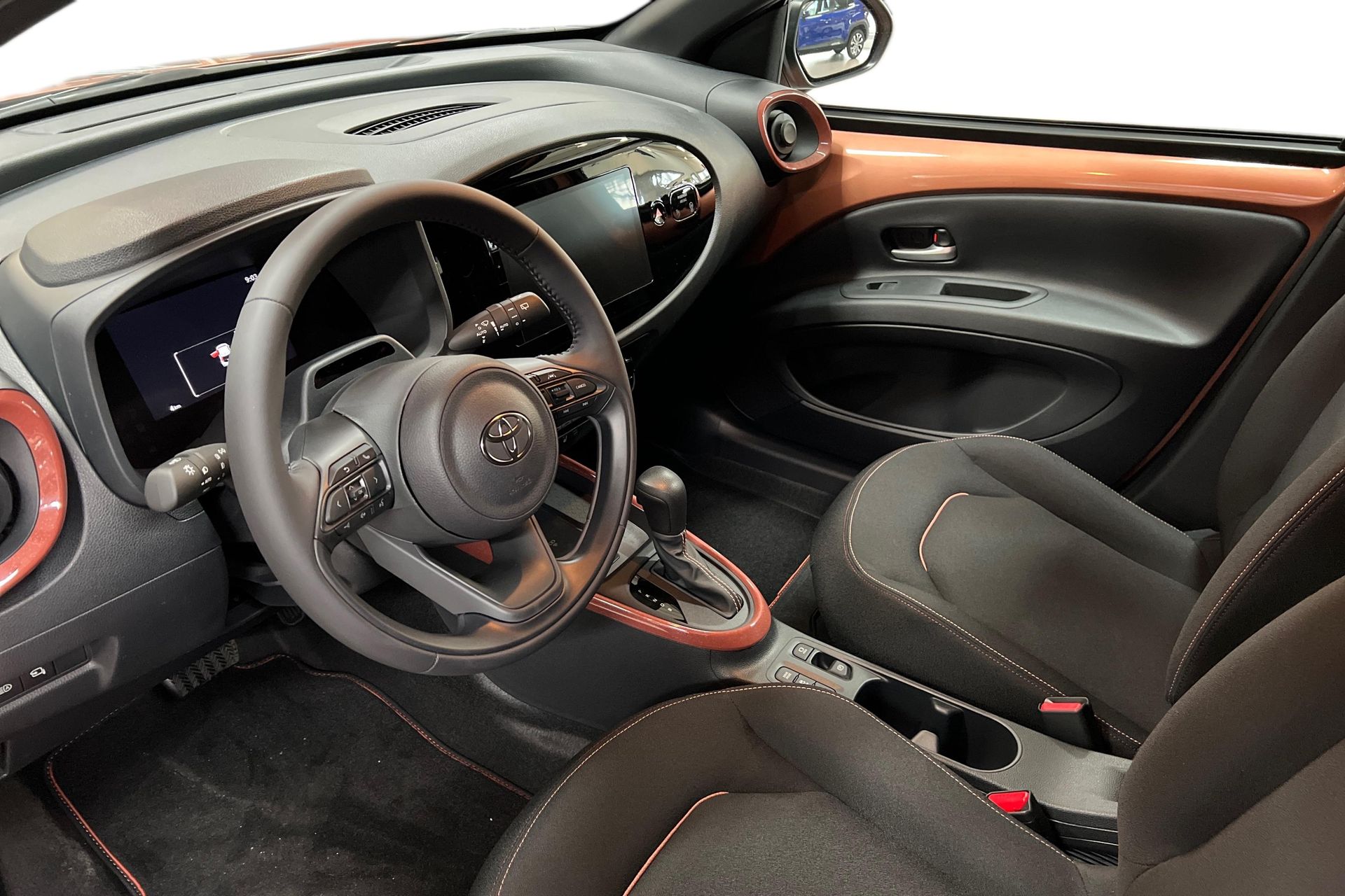Toyota Aygo X Hybrid 2026, bild 6/10