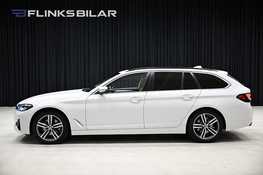 Bild 2 av BMW 520d xDrive Touring Pano Navi Skinn Backkamera D-Värm Drag