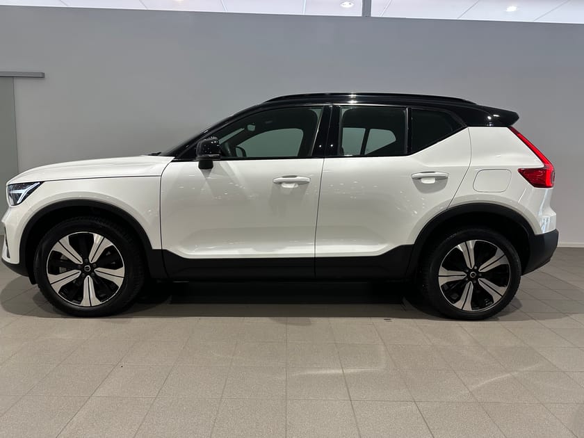 Bild 3 av Volvo XC40 Recharge Plus Edition / Navigation / Backkamera/ Dragkrok