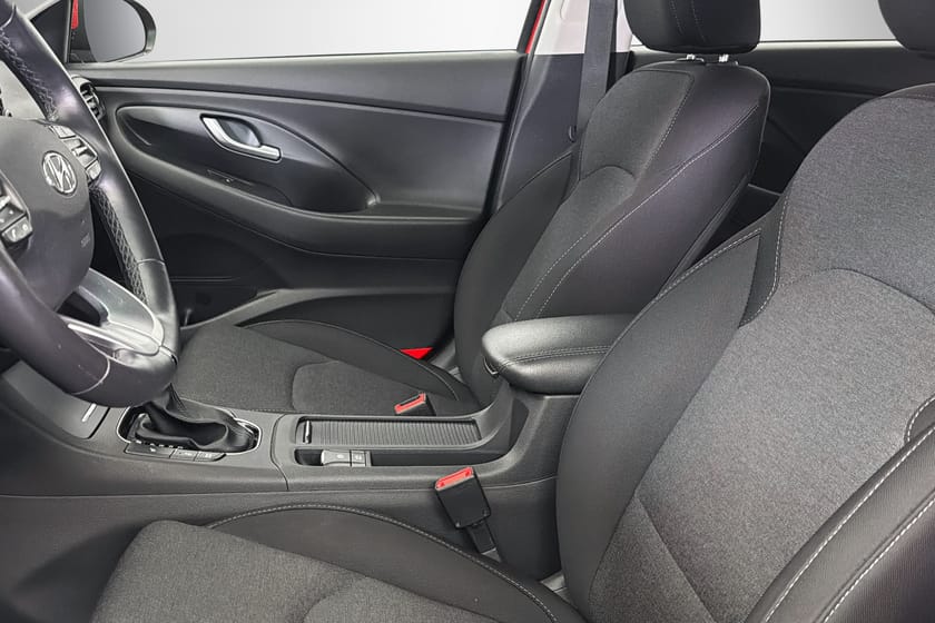 Bild 5 av Hyundai i30 1,0T 120hk Automat MHEV Essential B-Kamera Apple Carplay
