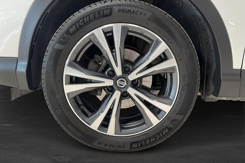 Bild 5 av Nissan Qashqai 1.3 DIG-T DCT Drag 360° Kamera Navi