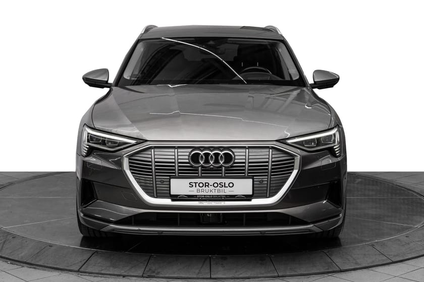 Bilde 3 av Audi e-tron 55 quattro Quattro/ACC/Krok/360/HUD/Skinn/Navi/Keyless/Ambient