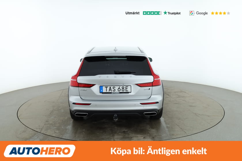 Bild 4 av Volvo V60 Cross Country Momentum AWD / VOC, BLIS, Dragkrok, Värmare