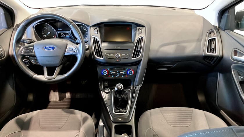 Bild 4 av Ford Focus Titanium 1.0 EcoBoost Manuell, 100hk | Backkamera |