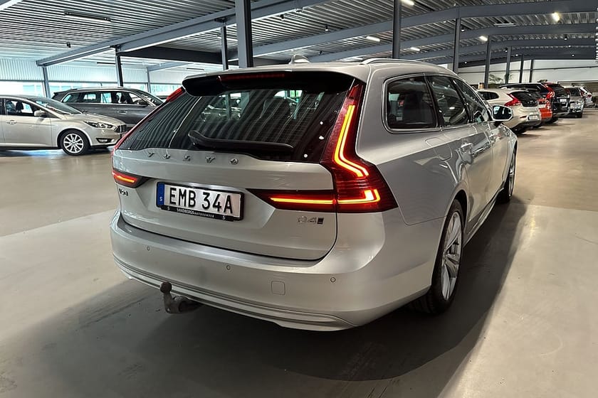 Bild 4 av Volvo V90 D4 AWD Momentum Advanced Edition B-kamera Navi H/K Drag