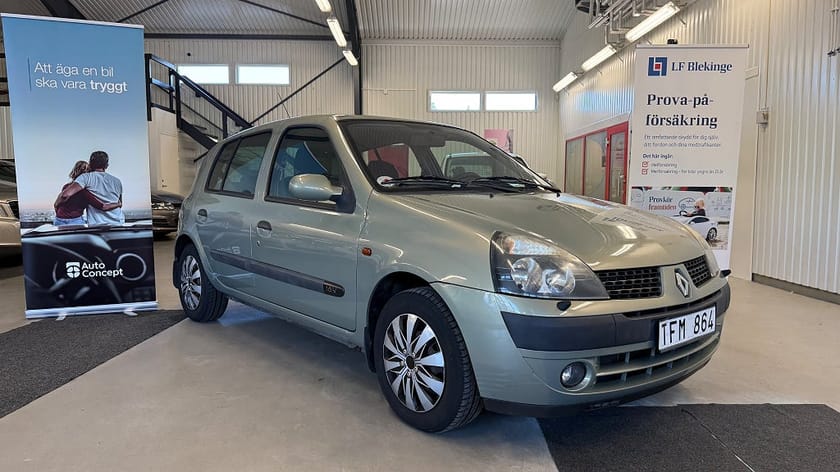 Bild 1 av Renault Clio  Halvkombi 5-dörrars 1.2 Manuell, 75hk **låga mil**