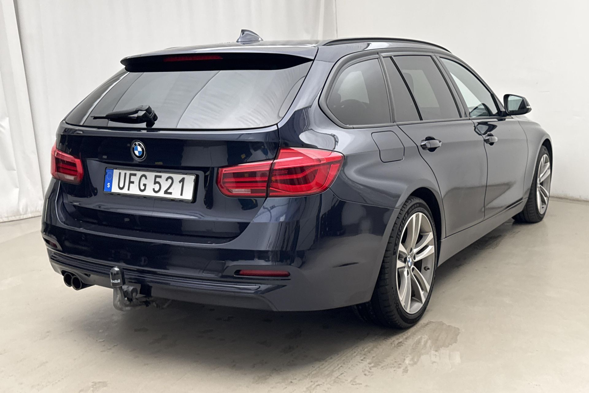 BMW 330 d xDrive Touring Steptronic 2016, bild 3/10