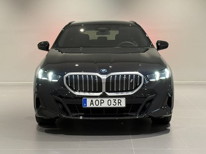 Bild 2 av BMW i5 xDrive40 Touring M Sport Drag AdptFartH H/K RattV 19"