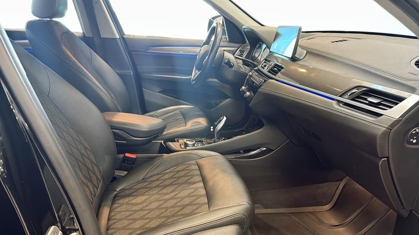 Bild 3 av BMW X1 sDrive20i sDrive xLine Head-Up Navigation 18"