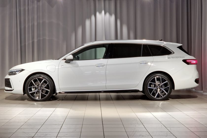 Bild 3 av Volkswagen Passat Variant eHybrid R-LINE / 1.5 TSI / 272 HK / *DEMO