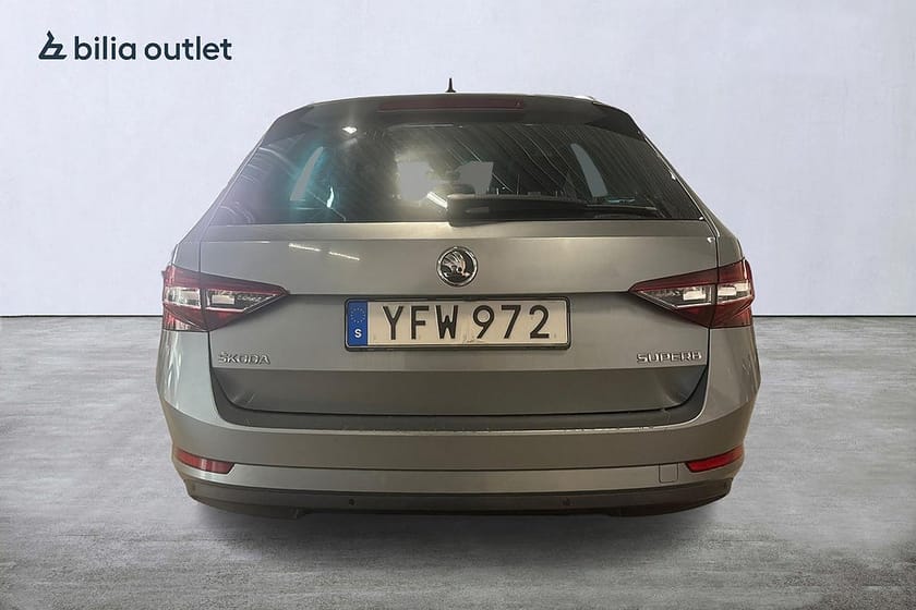 Bild 4 av Škoda Superb Kombi Skoda 2.0 TDI SCR Style / Drag / Navigation /Backkamera