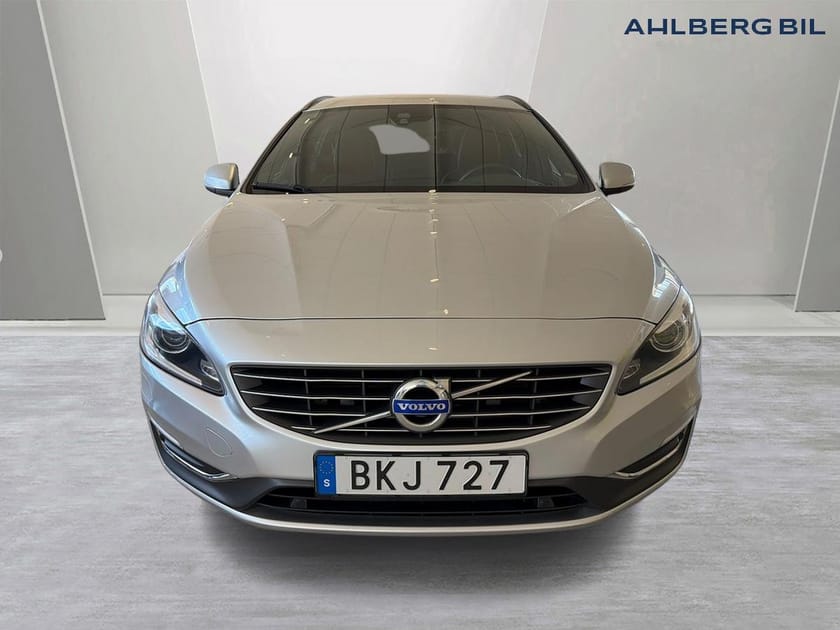 Bild 4 av Volvo V60 D4 S/S Momentum Business E II, Klimatpaket, Parkeringssensor fram/bak, Farthållare