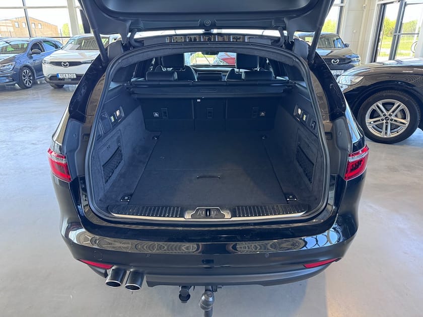 Bild 5 av Jaguar XF 20d Sportbrake Signature RS | Vämare | Drag | CarPlay |