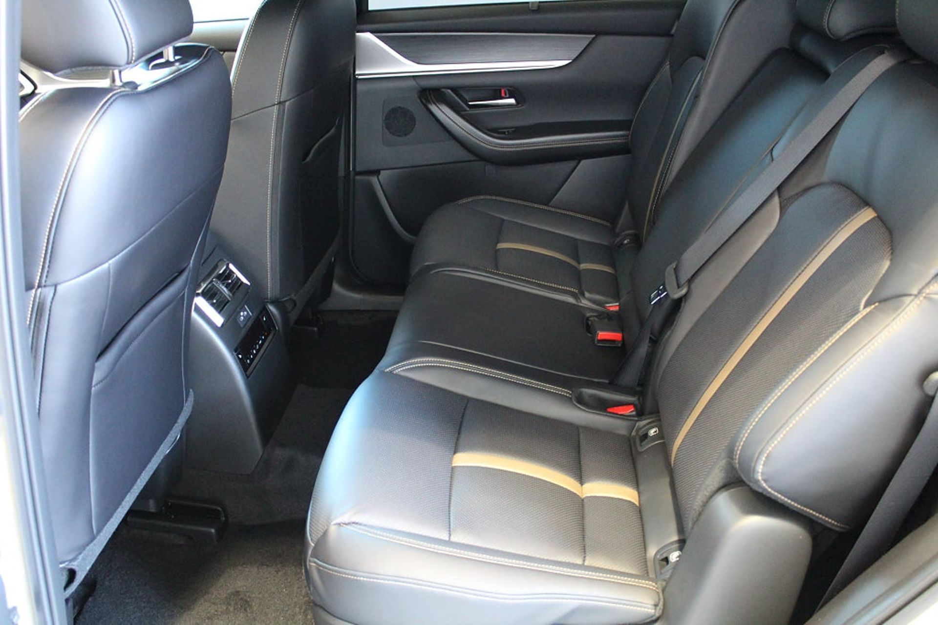 Mazda CX-80 2.5 PHEV, AWD, A8, Homura 2026, photo 6/20