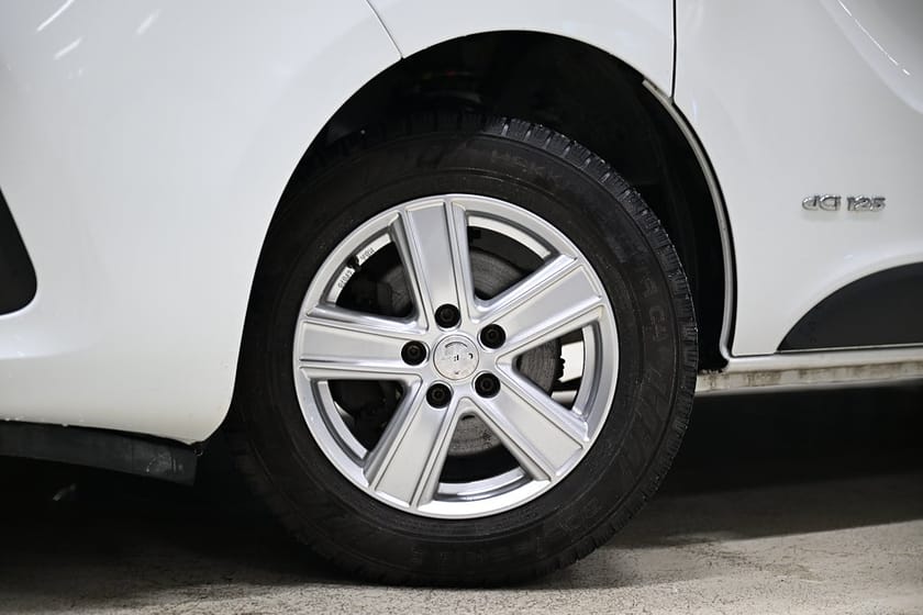 Bild 2 av Nissan NV300 Skåpbil dCi 120HK Drag|Värmare|Takkorg|GPS|Backkamera