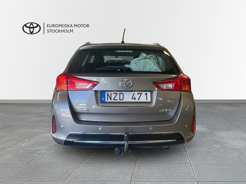 Bild 4 av Toyota Auris Touring Sports 2.0 D-4D KOMBI EXECUTIVE - V-HJUL/DRAG/MOTORVÄRMARE
