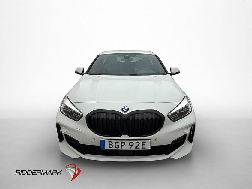 Bild 2 av BMW 118i 136hk M Sport Cockpit Sensorer CarPlay Farthållare