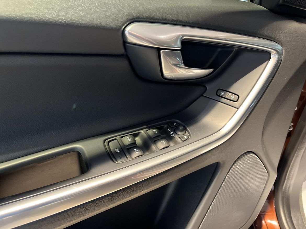 Volvo XC60 2017 - miniatyr 12