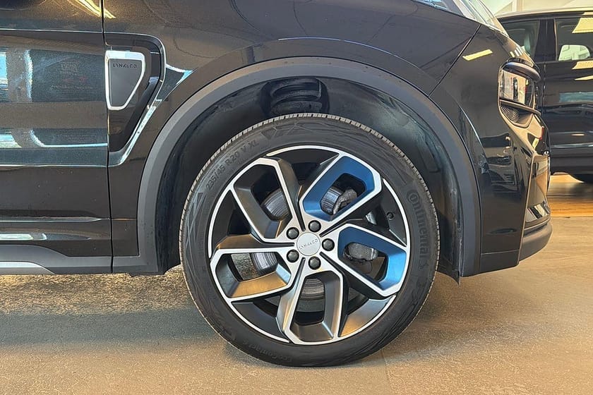 Bild 5 av Lynk & Co 01 PHEV DCT 261 Hk Panorama 360 Kamera