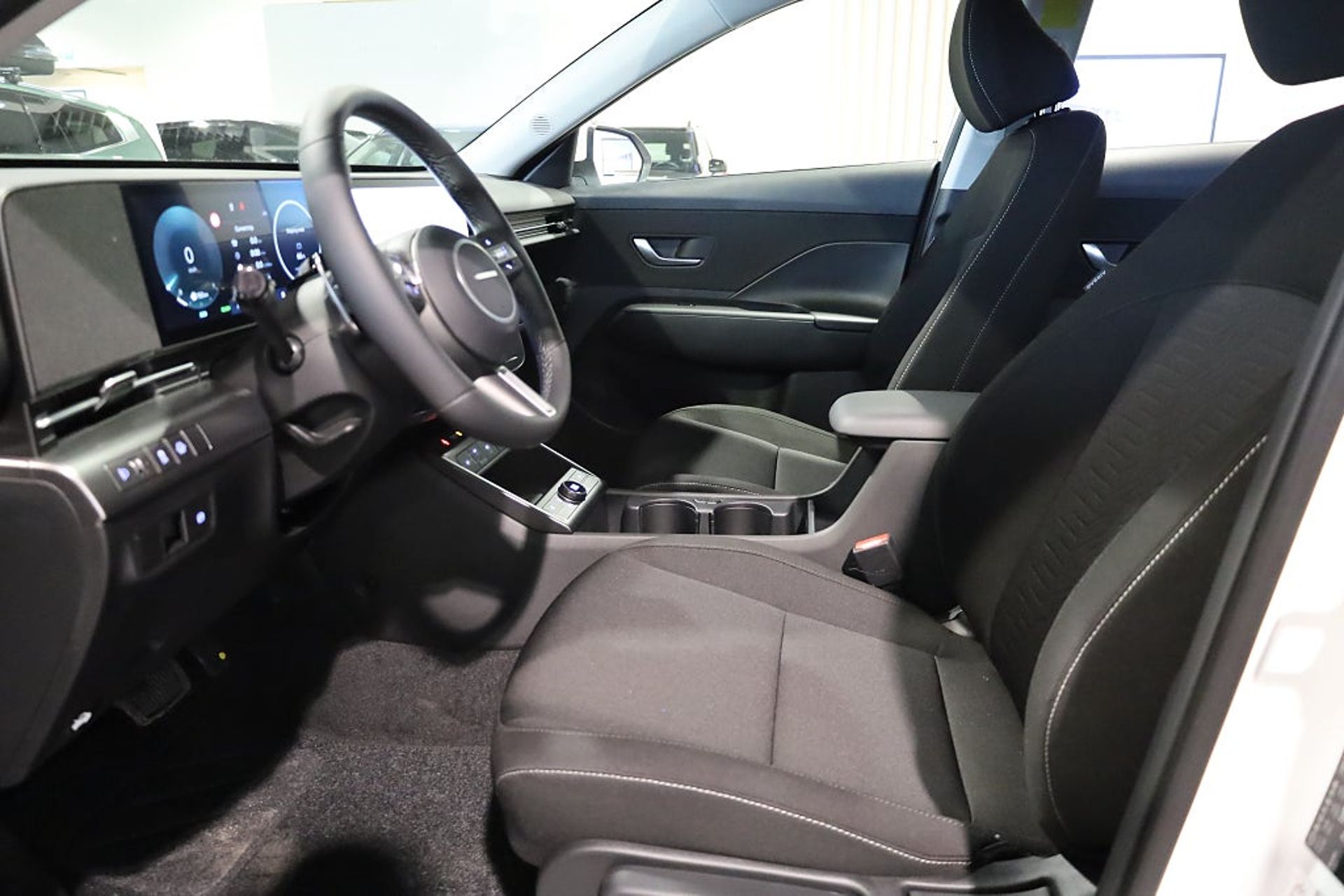 Hyundai Kona HEV Essential 2026, bild 7/23