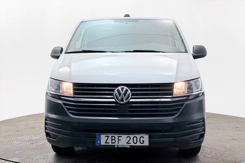 Bild 3 av Volkswagen Transporter T30 2.0 TDI L2H1 Drag Värmare 3-sits Navi AppConnect PDC