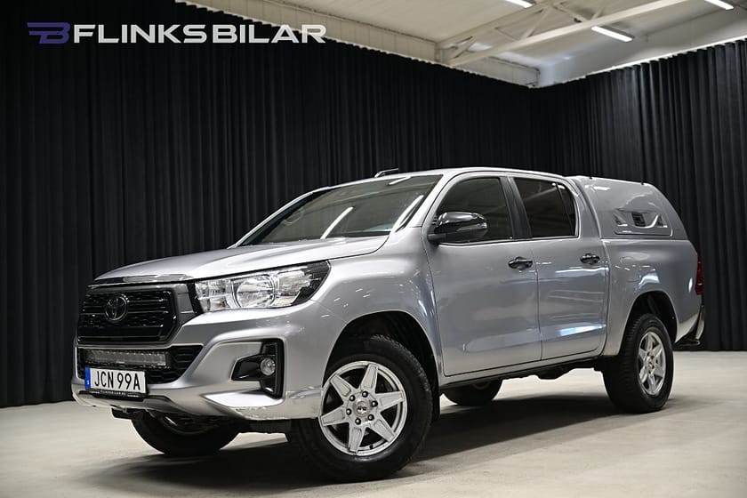 Bild 1 av Toyota Hilux Dubbelhytt 2.4 AWD 150HK Automat|Dubbelhytt|Kåpa|Drag|EnÄgare|Moms