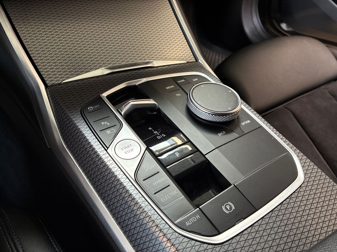 BMW BMW 330e xDrive Touring — bild 14