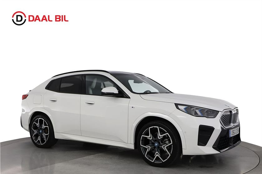 Bild 4 av BMW iX2 xDrive30 64,7 kWh 306HK M-SPORT DRAG PANO P-VÄRM 3D