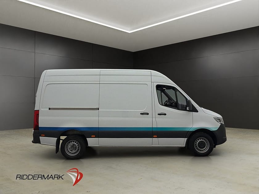 Bild 2 av Mercedes-Benz Sprinter 317 CDI RWD Panel Van L2H2 Värm Drag Kamera V-Inr Moms