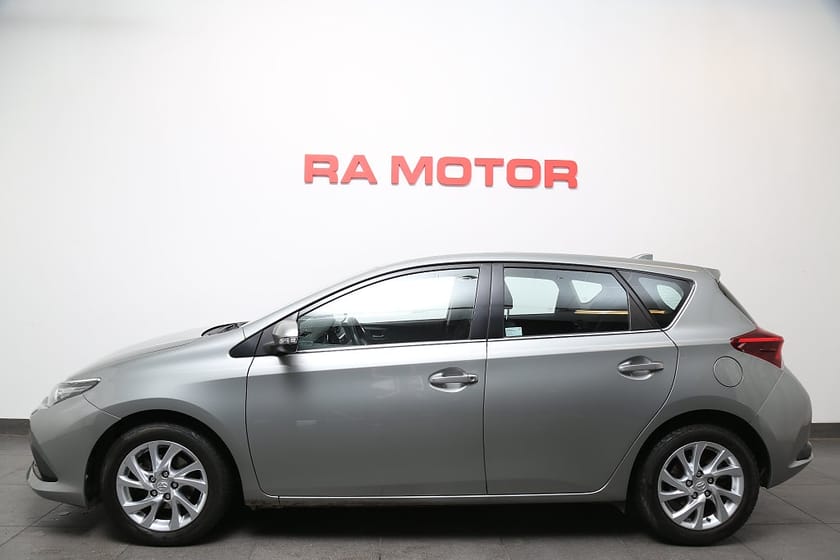 Bild 3 av Toyota Auris 1,2 Turbo Active 5D Kamera Motorvärmare