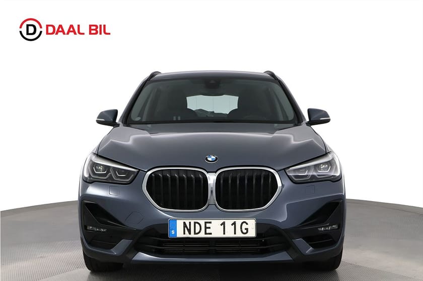 Bild 2 av BMW X1 xDrive25e 220HK SPORT LINE DRAGKROK HUD NAVIGATION NFC