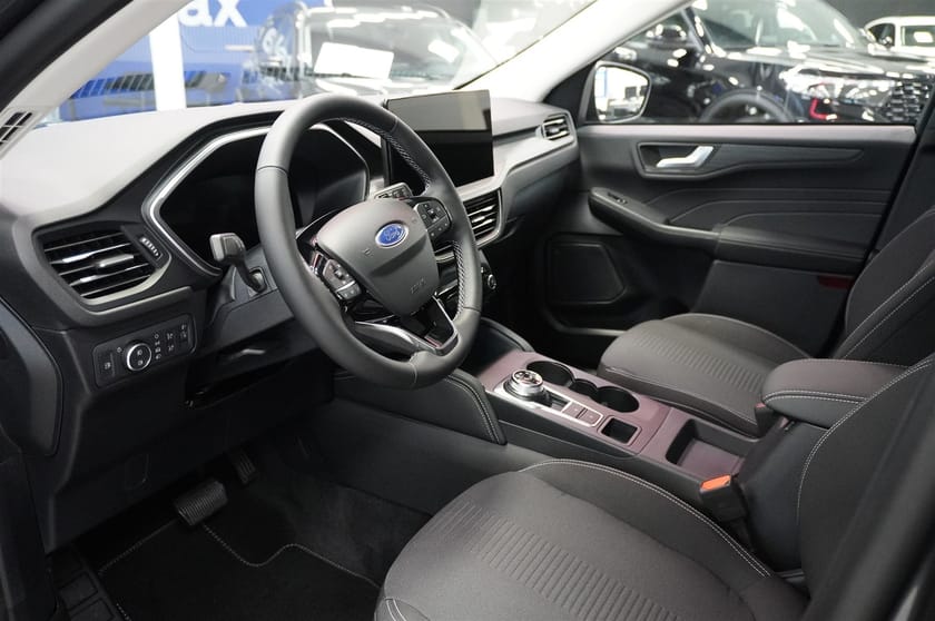 Bild 2 av Ford Kuga Plug-In Hybrid Active 2.5 FWD 243hk CVT Inkl. Vinterpaket Dragkrok