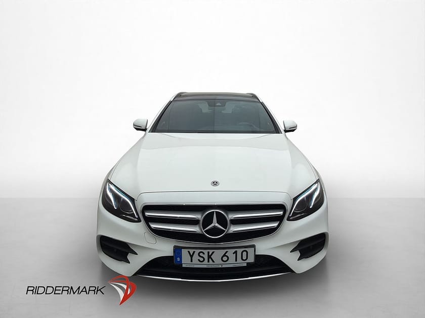 Bild 2 av Mercedes-Benz E 220 T d 4MATIC E220 AMG Pano 360° Värmare Drag