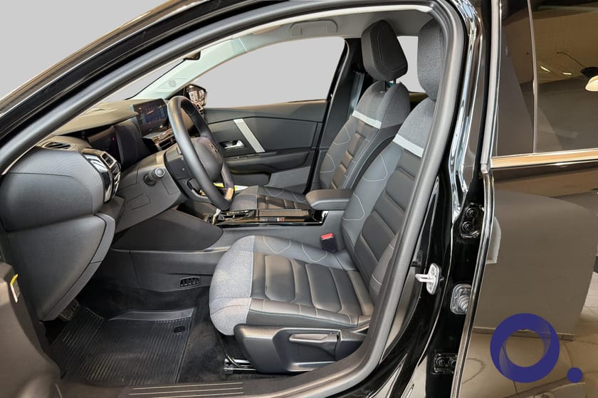 Bilde 4 av Citroën ë-C4 Shine 136 hk/ Skinn / Massasje / LAV KM/